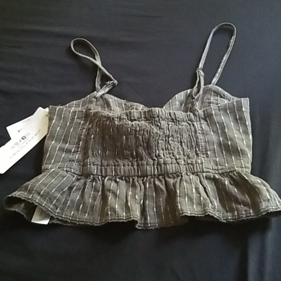 green crop top,, xsmall - Picture 2 of 6